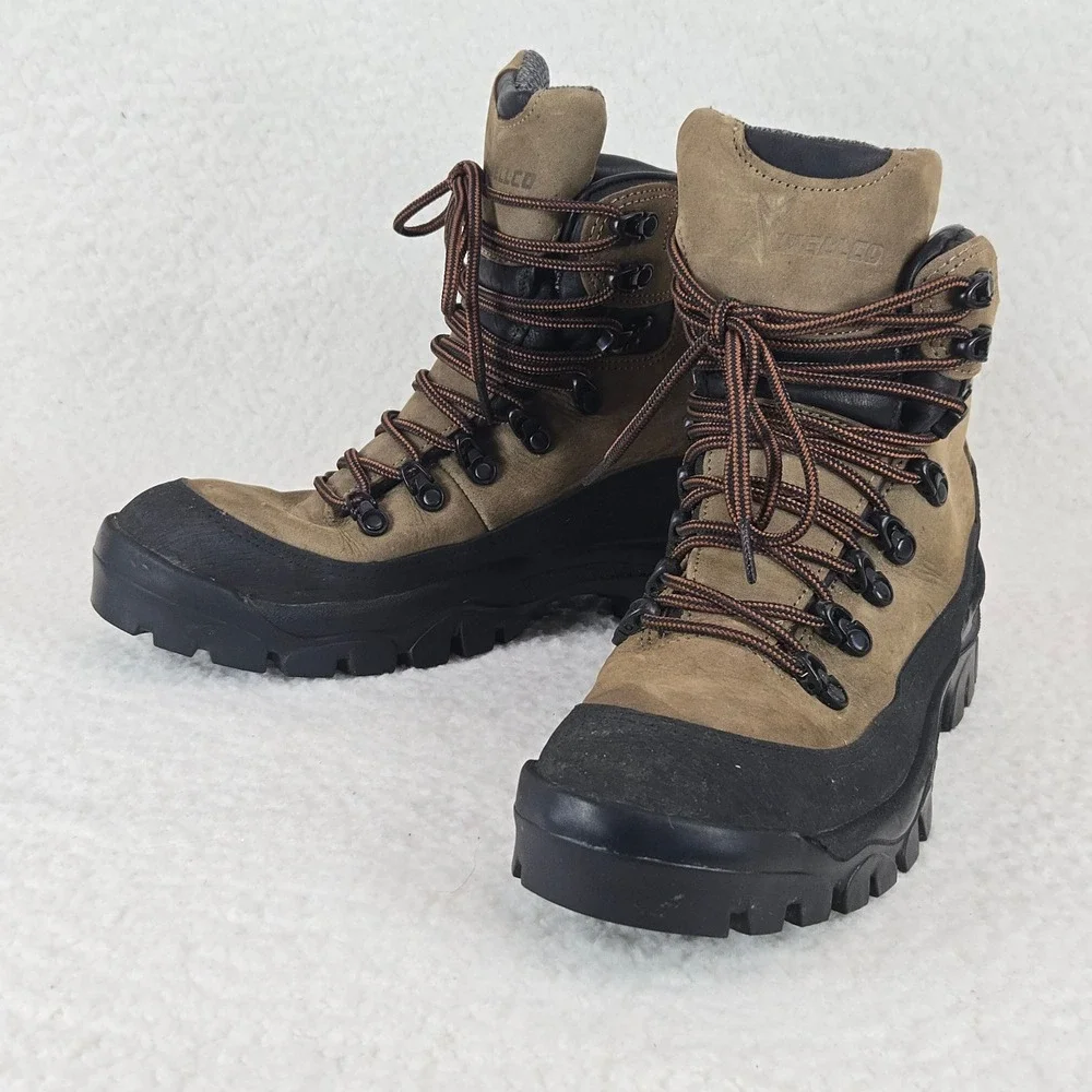 Wellco Mens Hiking Boots 9R Tan Black Leather Tactical Vibram Gorpcore 87500-007